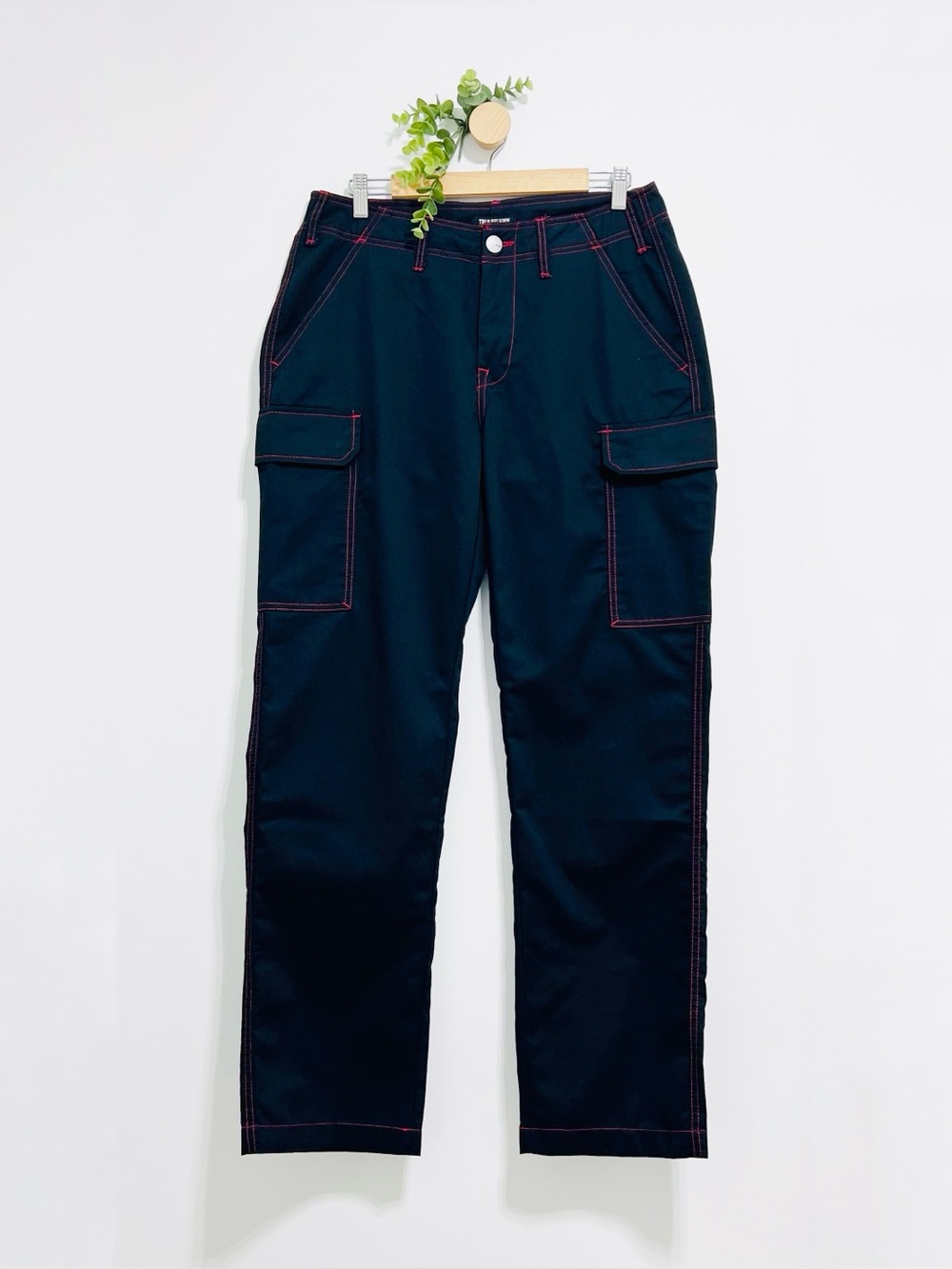 True Religion NWT Jet Black / TR-V Red Relaxed Grunge Cargo Pants